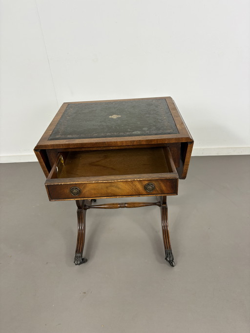 Mesita auxiliar inglesa antigua de Bevan Funnell, década de 1920.