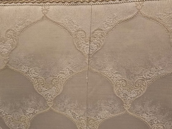 Image 1 of Salonsuite in verguld hout in Lodewijk XVI-stijl: bank, 4 fauteuils en 3 onyxtafels