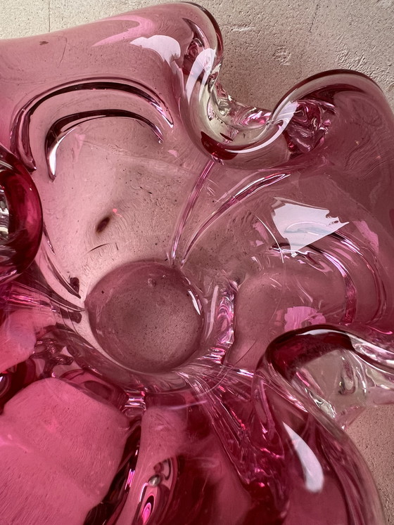 Image 1 of Ciotola/posacenere vintage in vetro rosa stile metà secolo