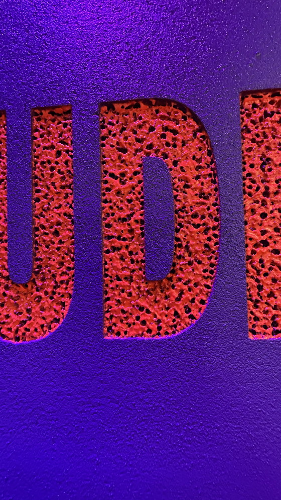 Image 1 of Immagine effetto luce nera di Yeah Buddy di Rotan Hunt, arte murale