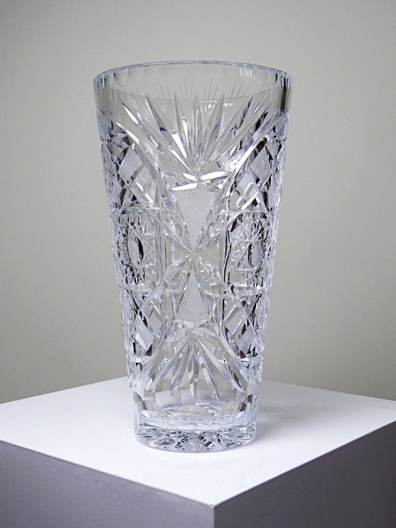 Image 1 of Grand vase en cristal taillé et moulé vintage 80-2000 Bohême Tchécoslovaquie