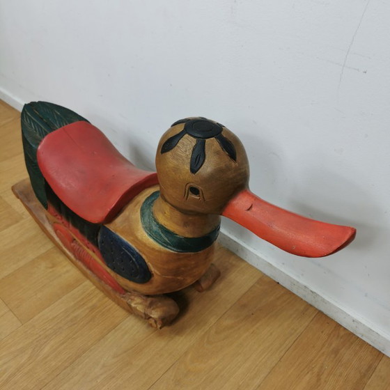 Image 1 of Canard à bascule en bois massif fabriqué à la main en Indonésie