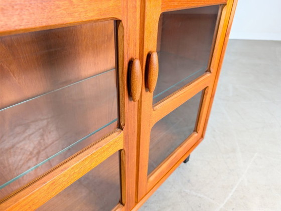 Image 1 of Vetrina d'epoca originale Dyrlund credenza midcentury in teak anni '60
