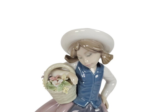 Lladro - « Doux parfum » - Espagne - porcelaine - 1983 - signé