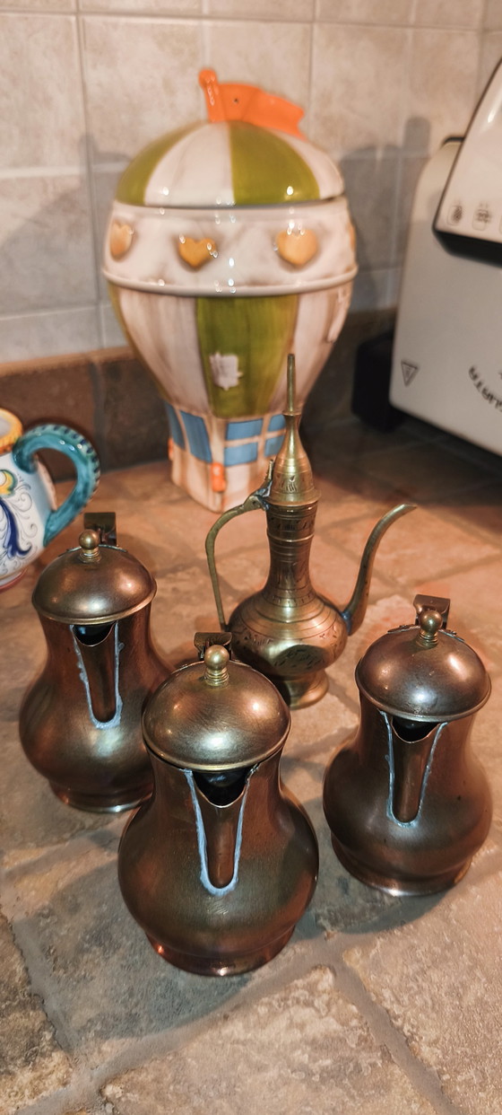 Ensemble de 5 cafetières arabes vintage Dallah en cuivre et laiton, style turc et moyen-oriental (photo 4 of 10)
