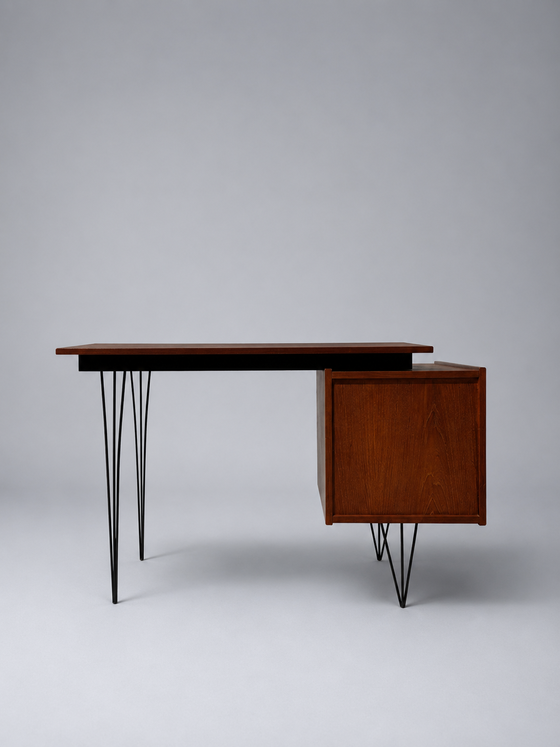 Bureau vintage Tijsseling à pieds épingle – Bureaux, Wood, polished steel, Scandinavian (photo 3 of 5)
