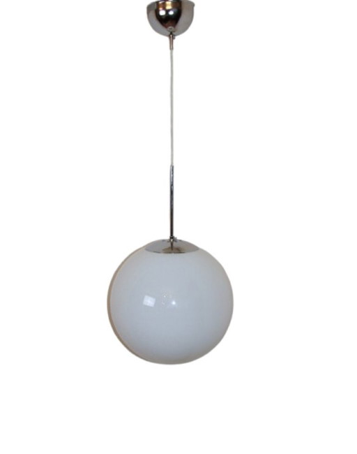 A minimalist pendant lamp from the 1970s 