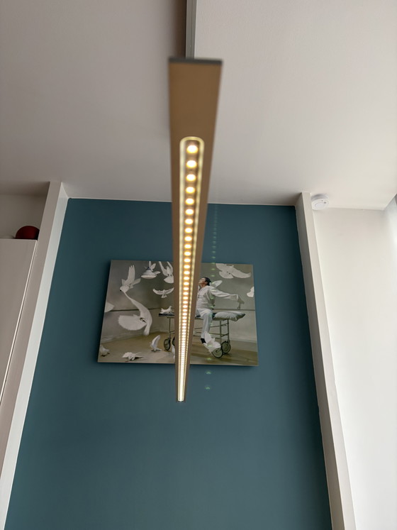 Image 1 of Lámpara colgante Nimbus modelo Línea C, 120 cm de largo, 110 cm de alto, aluminio anodizado, LED de 24 W y regulable.