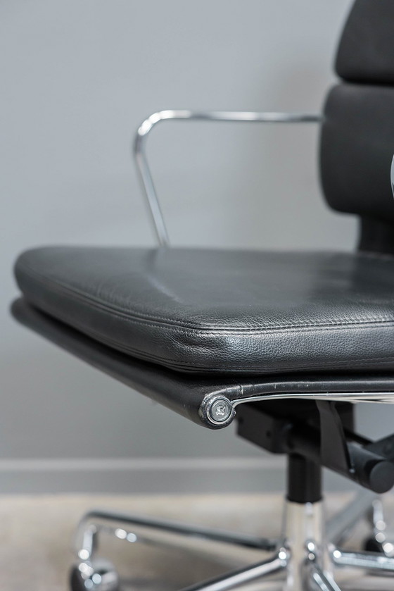 Image 1 of Eames Ea217 Softpad Office Chair