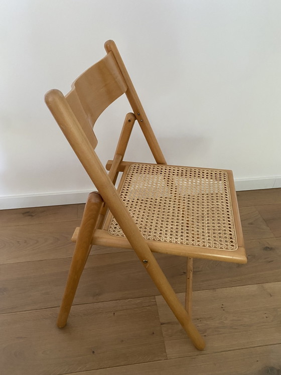 Lot de 2 chaises Habitat vintage - Chaises pliantes - Bois de hêtre et sangles en rotin - Années 70/80 (photo 5 of 13)