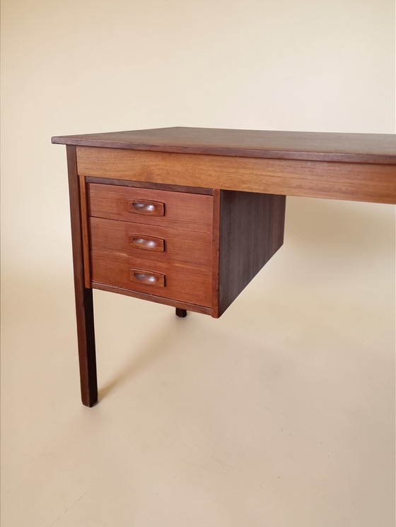 Image 1 of Scrivania e sedia vintage