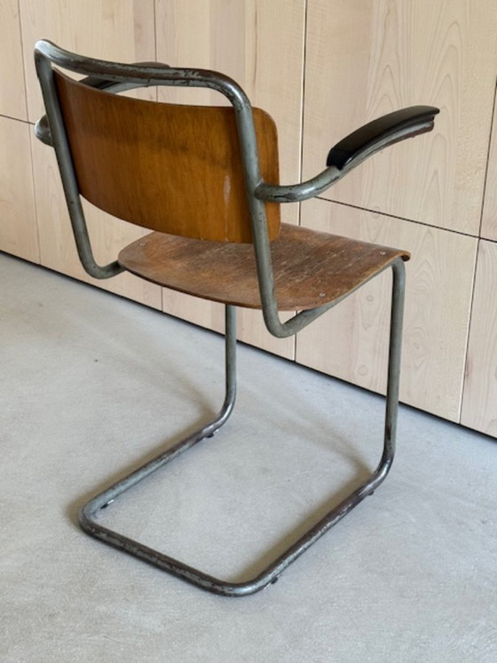 Image 1 of Gispen Bürostühle, einer mit Brandstempel