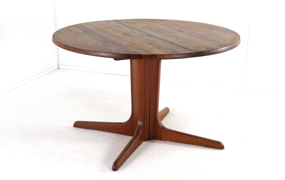 Image 1 of Round extendable teak dining table Danish