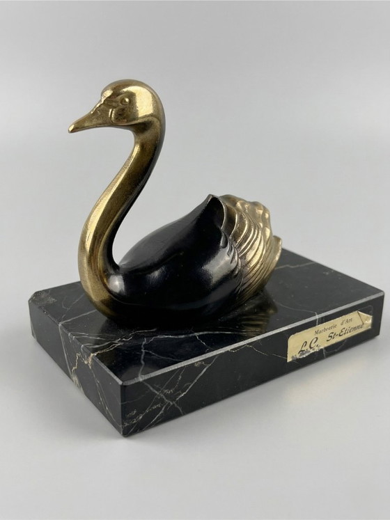 Image 1 of Pair of Art Deco bookends with swans in spelter and black marble – France, 1930s