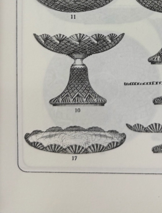 Image 1 of Val Saint Lambert “Diamants Pierreries” dessertservies – 7-delig – geperst kristal – vermeld in de catalogus van 1913