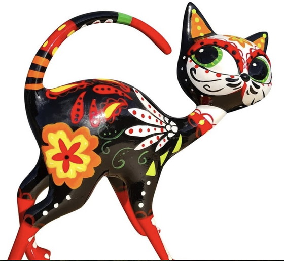 Image 1 of Mexicaans kattenbeeldje "Dia De Muertos", van veelkleurig hars.