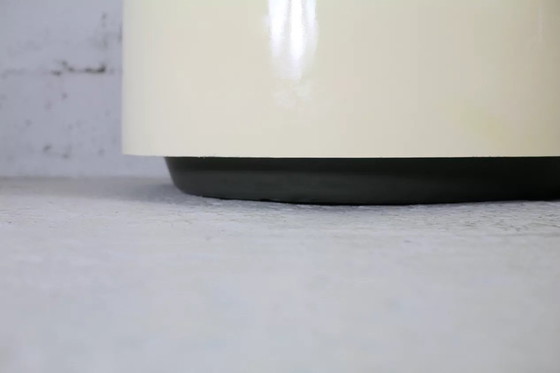 Image 1 of Fioriera cilindrica in fibra di vetro laccata