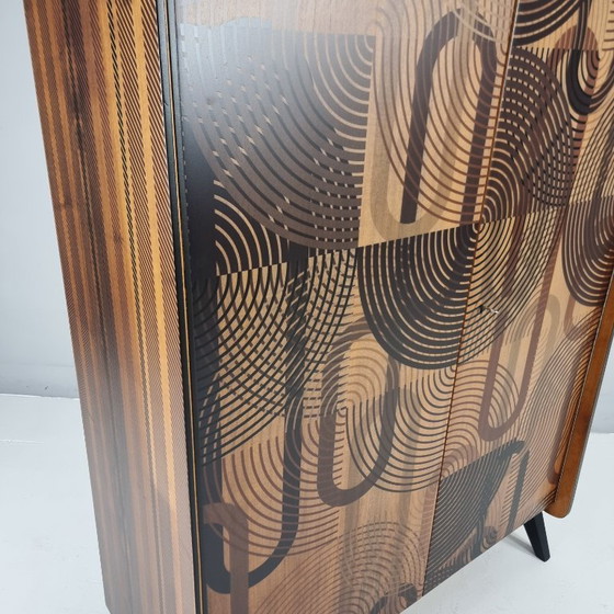 Image 1 of Vintage walnoten garderobekast, 1970