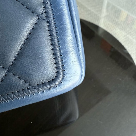Image 1 of Chanel Seasonal Flap - 25 cm gewatteerd kalfsleer, blauw ruthenium, zilverkleurige hardware, serie 20