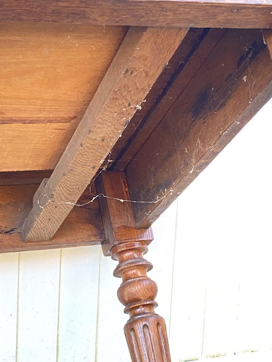 Image 1 of Schreibtisch mit 2 Schubladen, massive Eiche, 130 x 71 cm