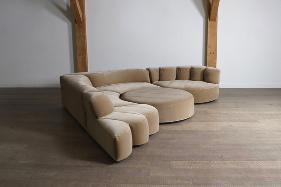 Image 1 of Roche Bobois "Paysage" Sofalandschaft aus beigem Samt von Hans Hopfer, 1974