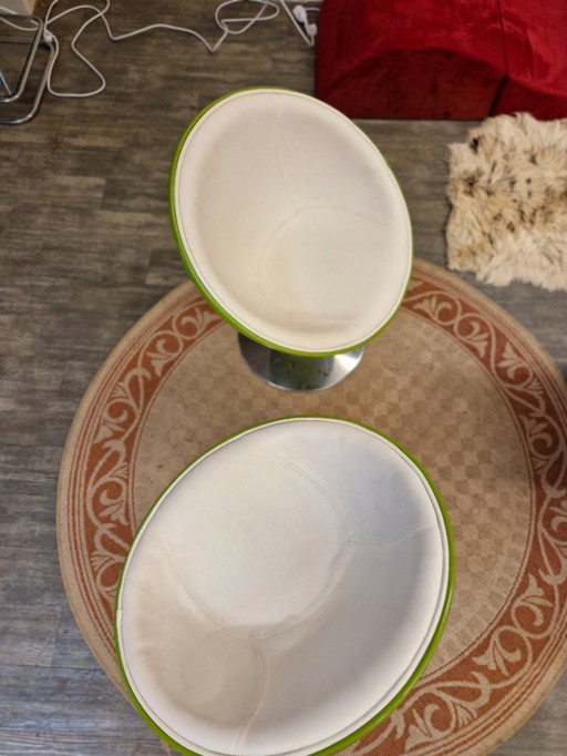 Space age bucket chairs green/cream