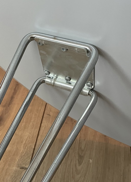 Fritz Hansen Superellipse modelo B603