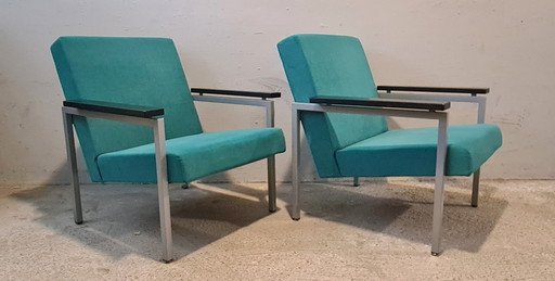 Deux fauteuils vintage du designer Gijs van der Sluis. Modèle 30