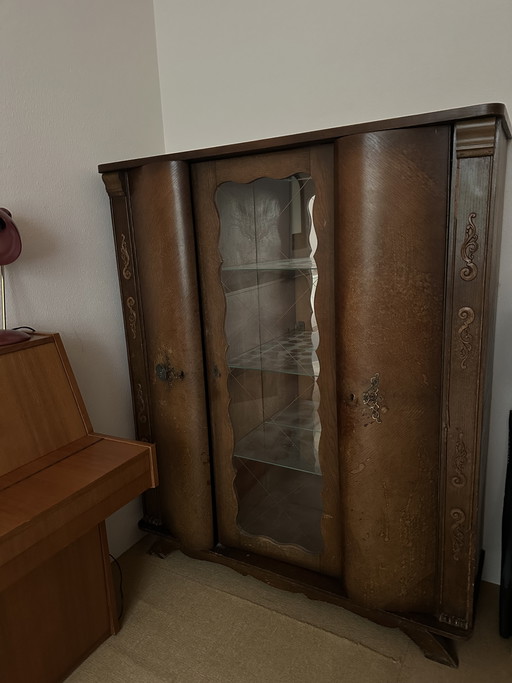Vintage vitrine kast Neo Barok met invloeden van Louis XV
