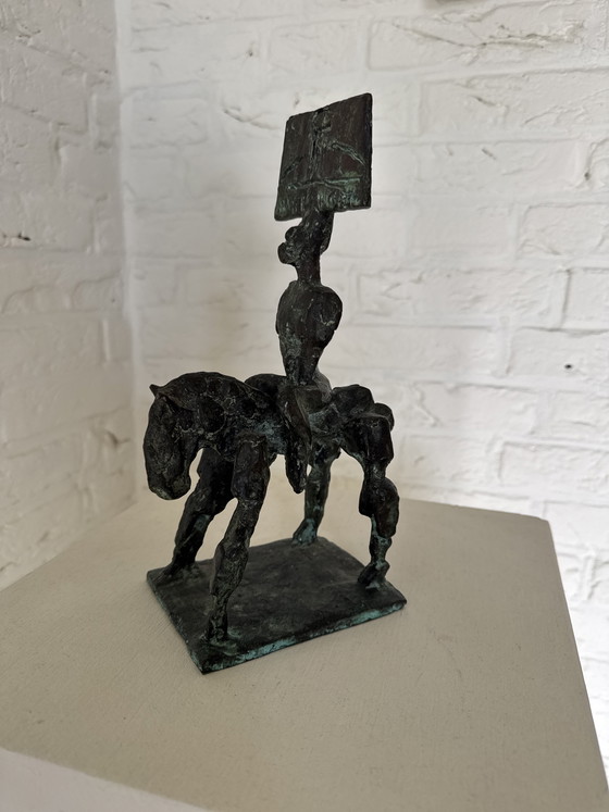 Image 1 of Bronzen beeldje met strijder te paard 