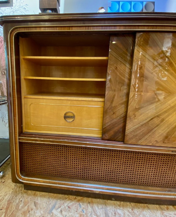 Vintage kast van riet en marqueterie met ingebouwde Grundig tv, platenspeler en antieke radio. – tv-meubelen (photo 4 of 7)