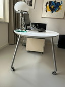 Moderner ovaler Schreibtisch mit Kommode