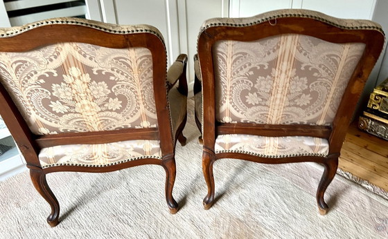 Image 1 of Pareja de sillones estilo Luis, tallados a mano, que necesitan restauración.