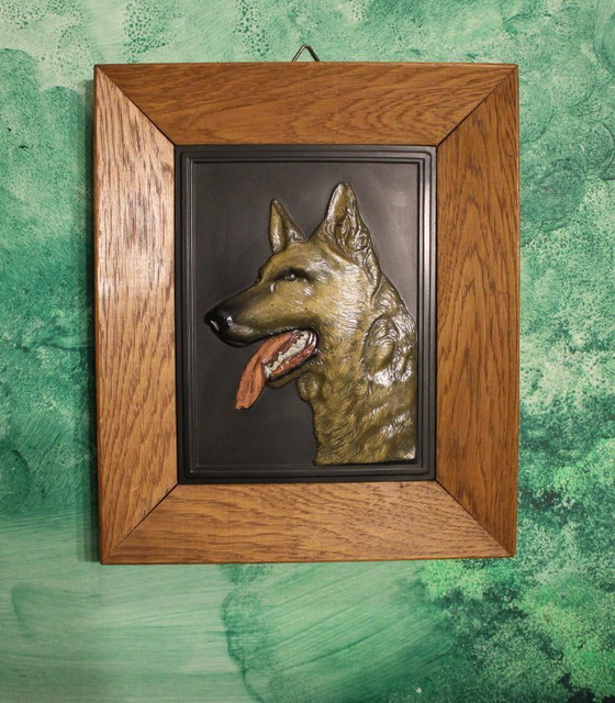 Image 1 of Handgefertigtes Schäferhund-Reliefbild im sehr massiven Holzrahmen, Einzelanfertigung, vintage vermutlich aus den 60er Jahren