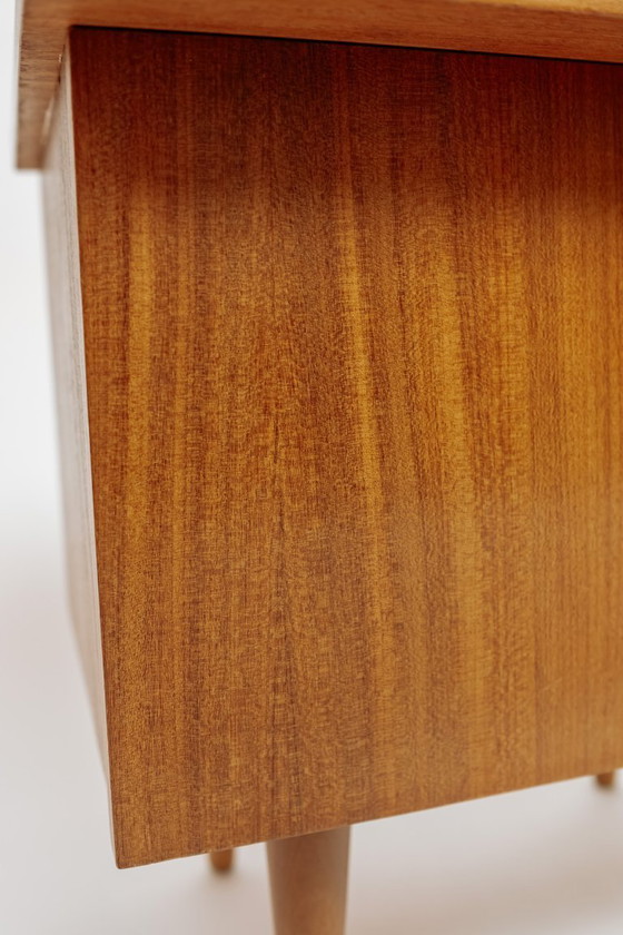 Image 1 of Table de chevet vintage en bois des années 1960