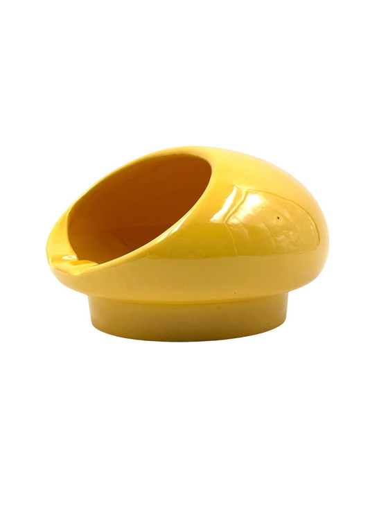 Image 1 of Cendrier en céramique jaune de l'ère spatiale, Viba Italie 1970