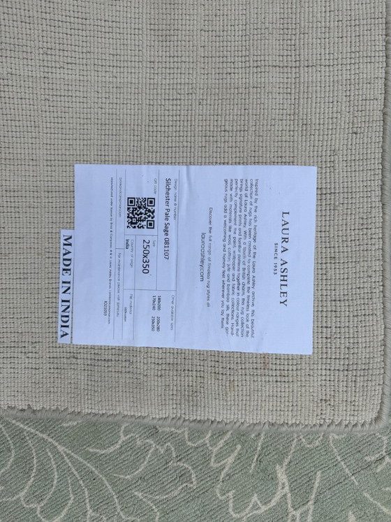 Image 1 of Laura Ashley Silchester Pale Saga – Luxe designvloerkleed – 250 x 350 cm