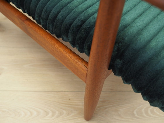 Image 1 of Fauteuil en velours, design danois, années 1970, production : Danemark