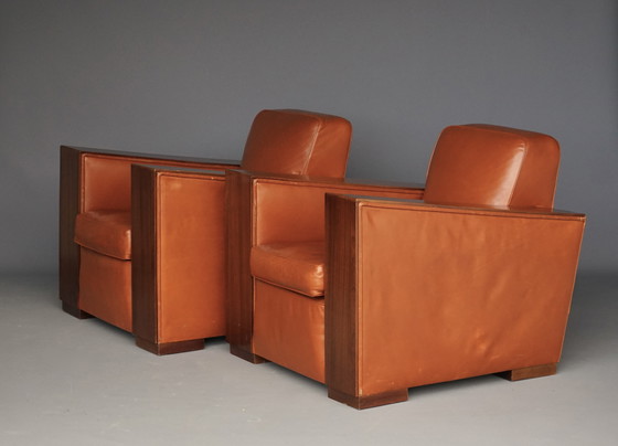 Image 1 of Indrukwekkend paar Art Deco leren fauteuils. 1940s.