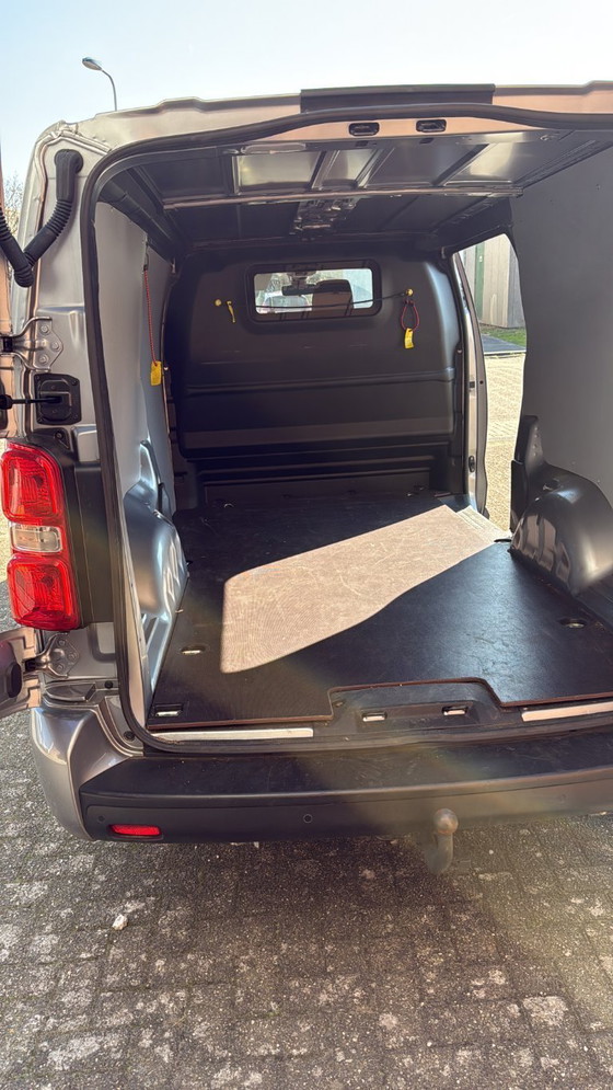 Image 1 of Vintage Schöder & Henzelmann tubular frame stackable chairs (more in stock)