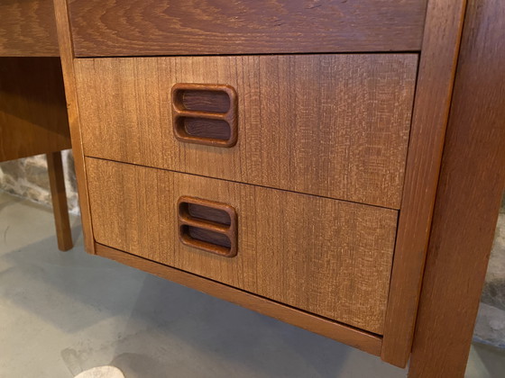 Image 1 of Vintage teakhouten bureau van Tibergaard
