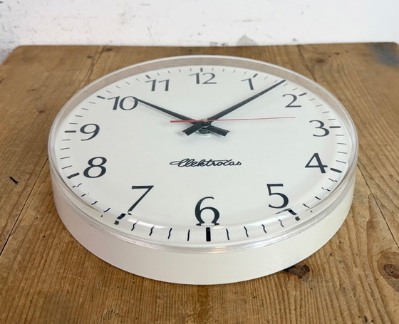 Image 1 of Vintage kantoorwandklok van Elektročas, jaren 90.