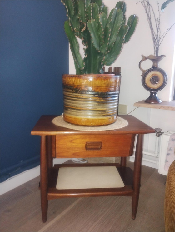Image 1 of Side table/bedside table