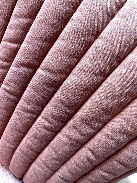 Image 1 of Divano rosa