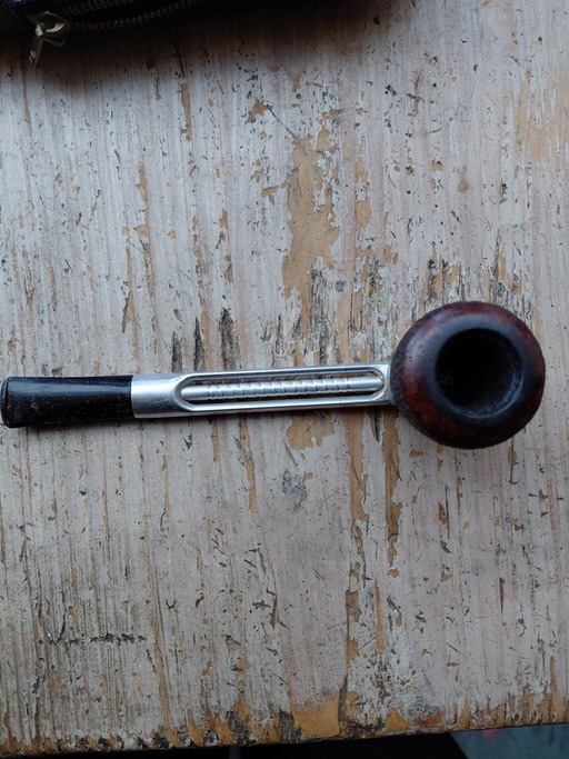 Pipa antica Falcon con custodia, prodotta in Inghilterra.