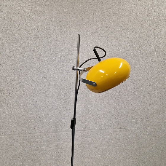 Image 1 of Vintage vloerlamp gele vloerlamp jaren 60 jaren 70