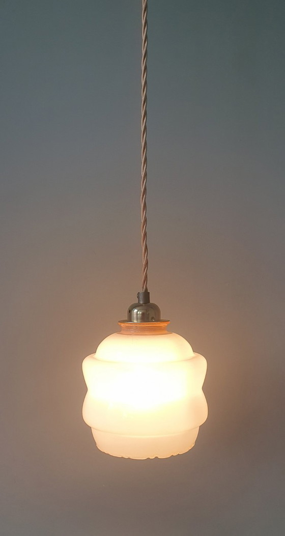 Image 1 of Vintage Franse Hanglamp - Rose Opaline Glas Met Decoratierand