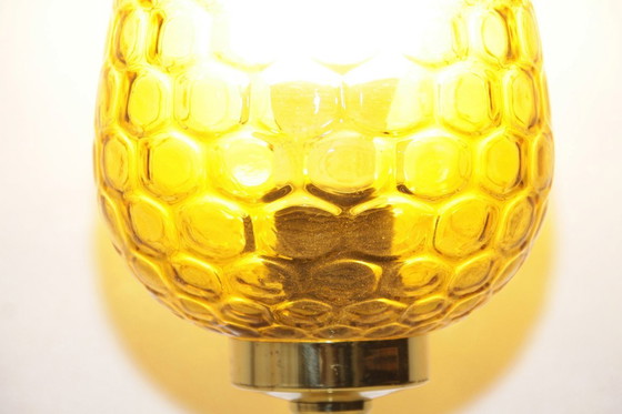 Image 1 of Tafellamp messing glazen kap kelkvorm bruin jaren 80 J Vintage