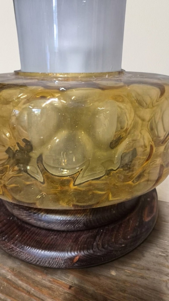 Table Lamp Mid-20th Century Amber Pressed Glass and Wood Lamp, 27 × 27 × 25 Cm (photo 4 of 8)