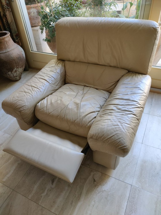 Leather Armchair with Recliner Mechanism, Light Beige/Cream (photo 3 of 5)